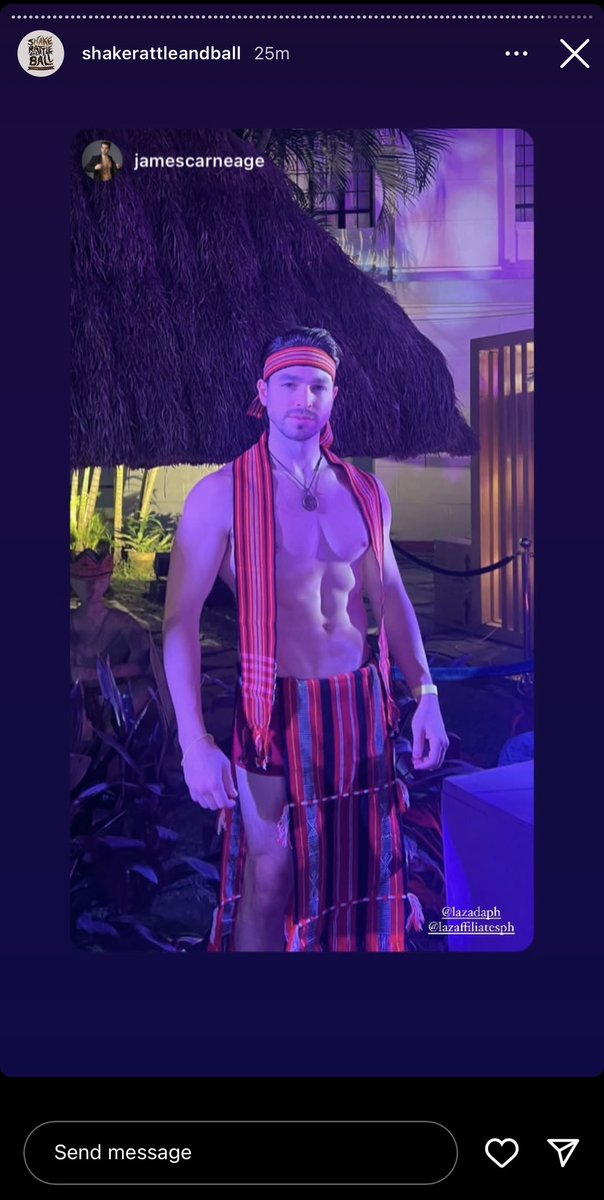 Kailan pa naging Haloween costume ang ethnic attire? 
A little respect for our traditional clothing would do. 

To the organizer of the ball, please take action on this. @LazadaPH
@officialTIMYAP #ShakeRattleAndBall