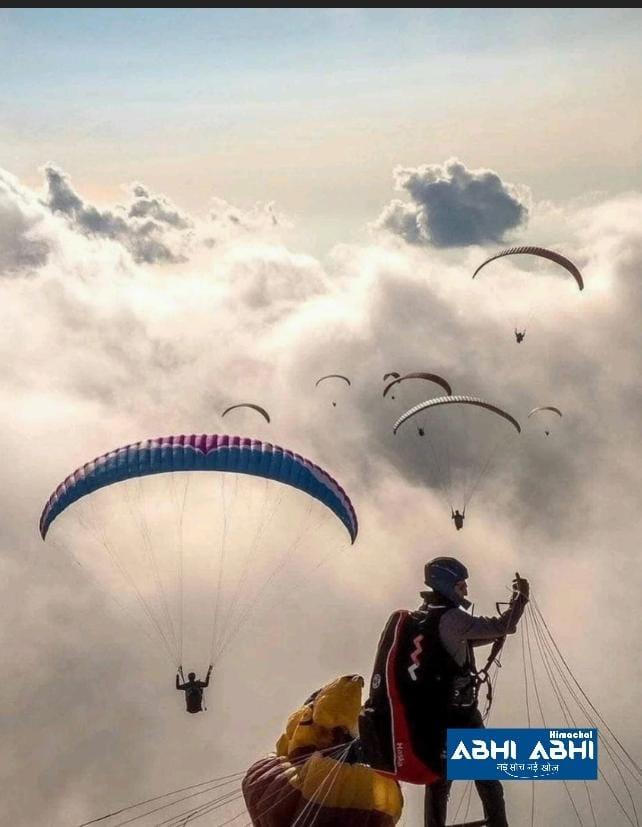 बिलिंग: पैराग्लाइडिंग प्री वर्ल्ड कप के  चौथे दिन अमेरिका के ओवन शूमाकर996 अंक लेकर पहले स्थान पर रहे! 
#Baijnath #BillingParaglidingAssociation #ParaglidingCrossCountryPreWorldCup #Billing 
 #RSBali #CMSukhwinderSinghSukhu #tourism #himachal  #TourismDepartment #HPTDC