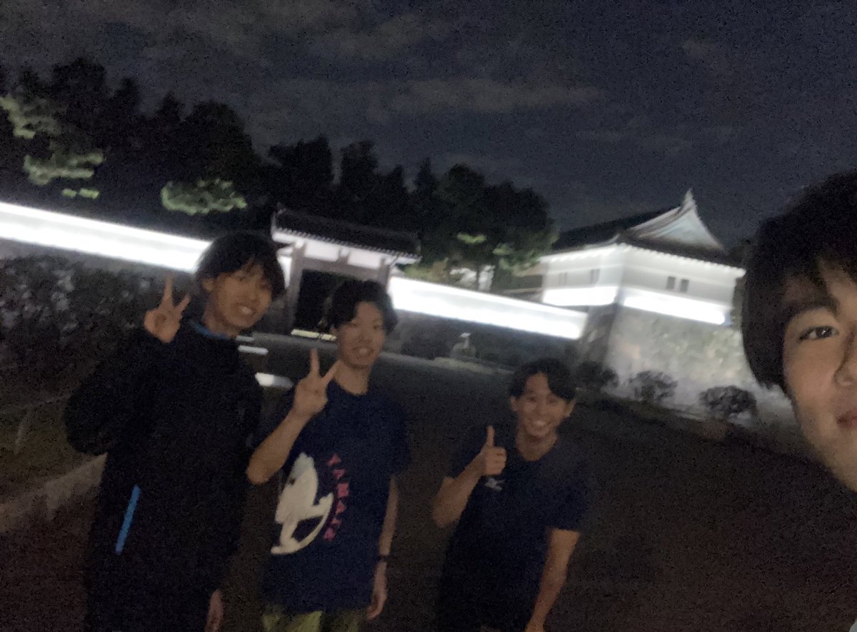 Waseda_ChocoEt's tweet photo. 昨日の活動報告です！

昨日の皇居ランは陸上部出身が集まってしまいまして、ハイペースなランニングとなってしまいました💦

集まった人に応じて、ペースは合わせますので、みんなでおしゃべりしながら、わいわいゆっくりなペースで走りったり歩いたりしましょう！...🚶 https://t.co/MEyCFIXUrQ