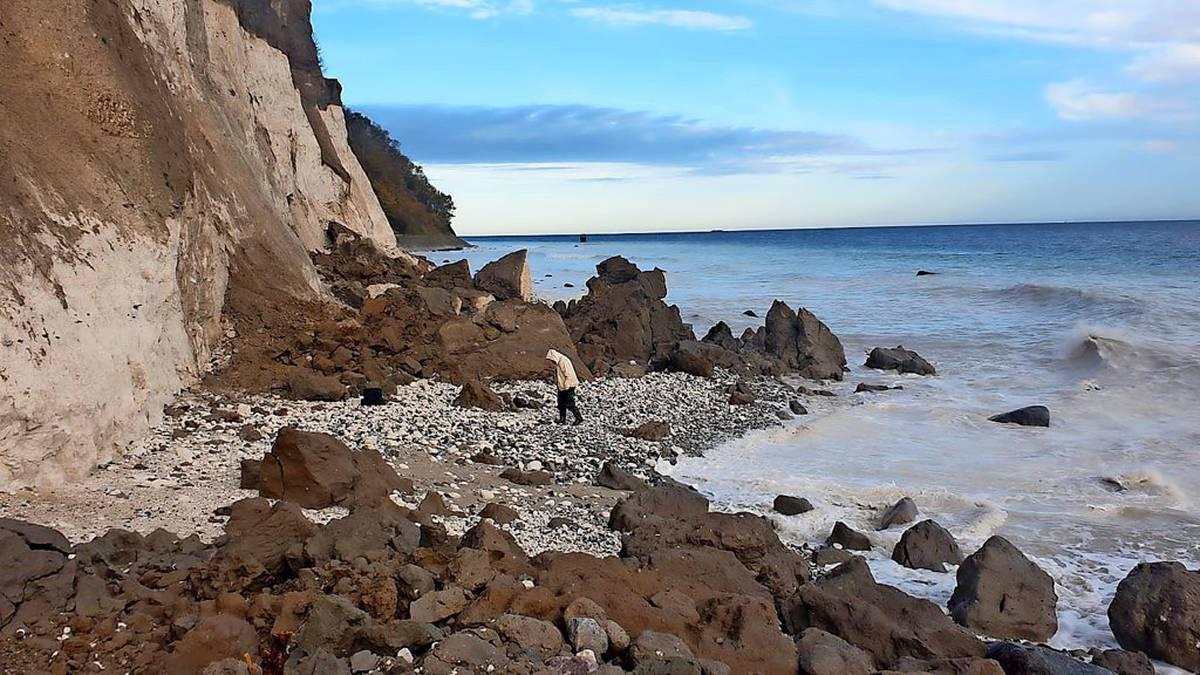 Achtung, Lebensgefahr: Steilküste bricht bei Kap Arkona ab ostsee-zeitung.de/lokales/vorpom…