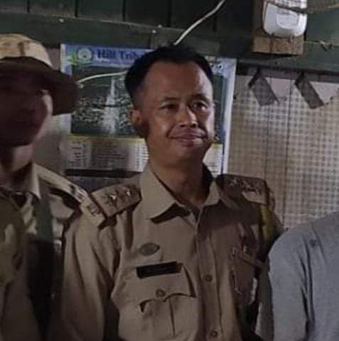 NEW UPDATE

At 9 am, #kukimilitants attacked by SNIPER at Manipur Police who were cleaning the Sunshine Ground at Moreh.

SDPO Anand Chingtham died after serious injury.

SDPO oina Moreh da Duty tariba  Chingtham Anand mabuk ta paanlaga faodoklaga nangan saru ga tek e hai Kuki