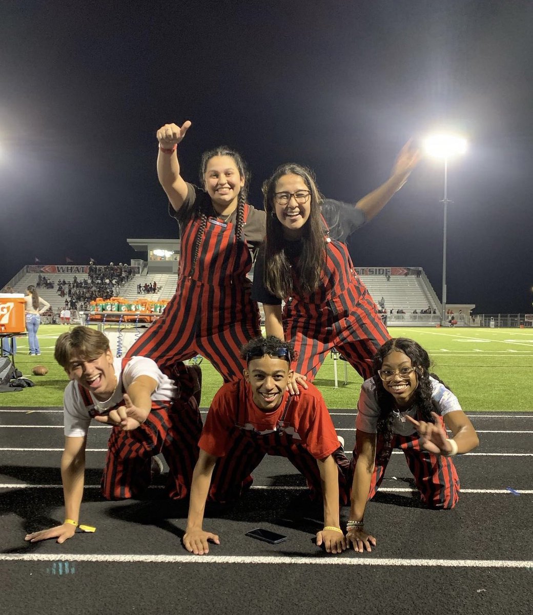SMNPepClub's tweet photo. When i say pep you say club!!! @SM_NORTH_HS @SMNorthPTSA https://t.co/wl9PonBEac
