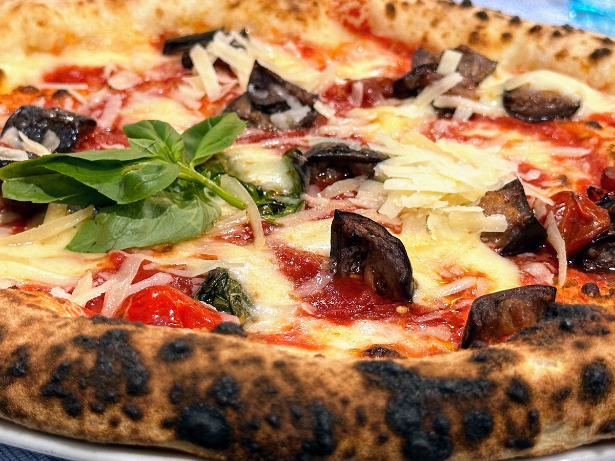 *Definitely* back in Italy!
#ZiiMargherita #Bologna