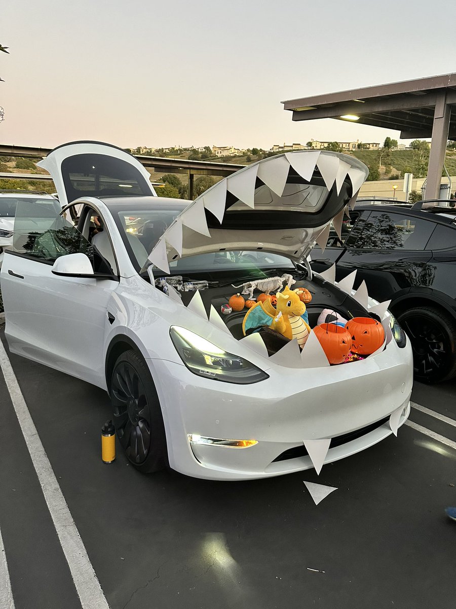 TeslaRounds tweet media