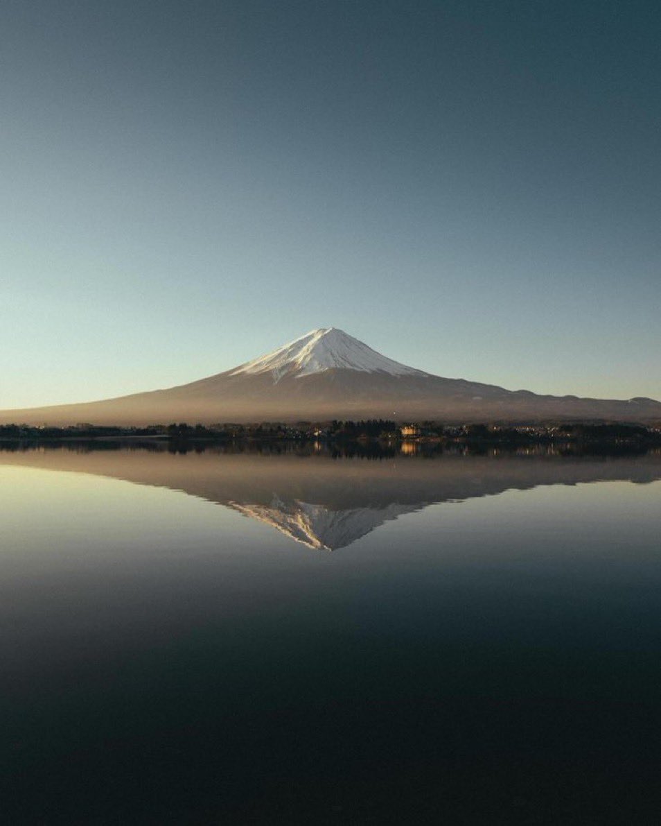 عندما يتأمل الإنسان حياته، يتعجب من دقّة تدابير الله للأحداث، ففي توقيته حكمة، وفي تعجيله رحمة، وفي تأخيره ردّ أذى، وبعد مرور فترة من الزمن تُدرك فعلاً أن الأقدار لن تكون أفضل مما قدّر الله لهاأن تكون، فالحمد لله على تدابيره الرحيمة، وألطافه الكريمة!