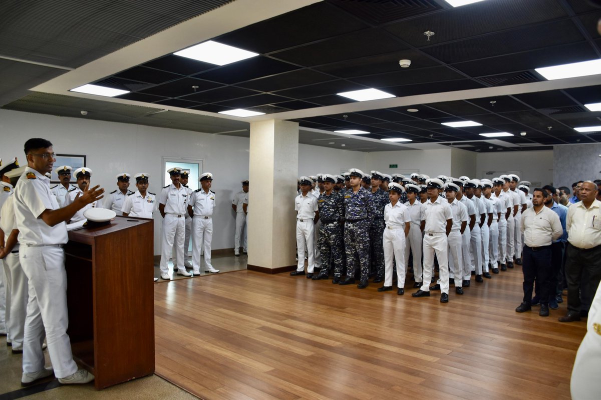 INS_India_IN's tweet photo. #WorldStrokeDay, 29 Oct 23 - #INSIndia conducted an awareness lecture for service personnel &amp; defense civilians, with emphasis on spotting the signs of stroke #BeFAST, early treatment #GoldenHour &amp; it's prevention #LifestyleModifications.
Together We Are #GreaterThan>Stroke https://t.co/X3h3qQQrpJ