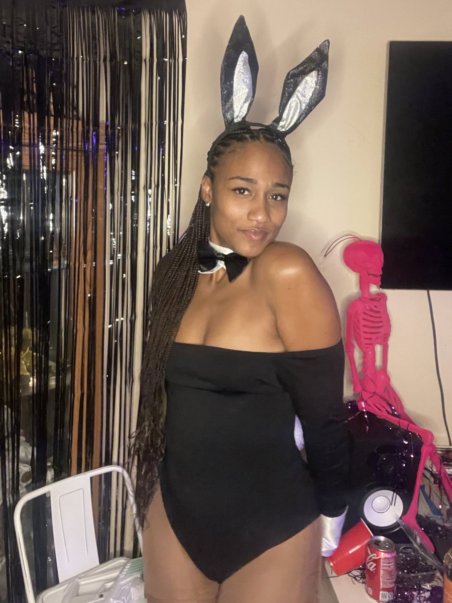 mccarthy_mariah's tweet photo. Halloween 2023 🎃 https://t.co/GQR2DgyKpa