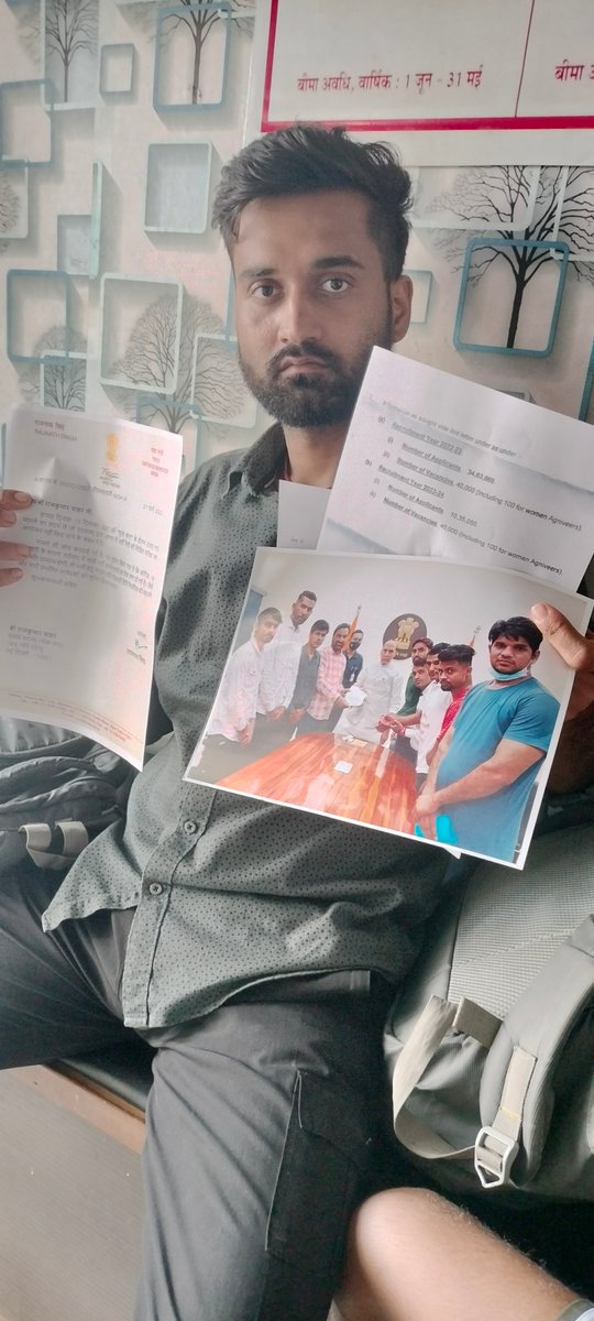 chhotus59735191's tweet image. टोटल एविडेंस का टू कपि निकलवाया हु सभी कोई देख लो यह हमारा हक है और अपना हक लेकर रहेंगे साथियों आज से हर पेपर में न्यूज में देखने को मिलेगा अब भूचाल आयेगा 🫡
#JusticeForDefenceStudents 
@SujataIndia1st
@ColAmitkumar
@ColRohitChaudry
@AnumaVidisha
@AnupamConnects
@YuvaHallaBolUP