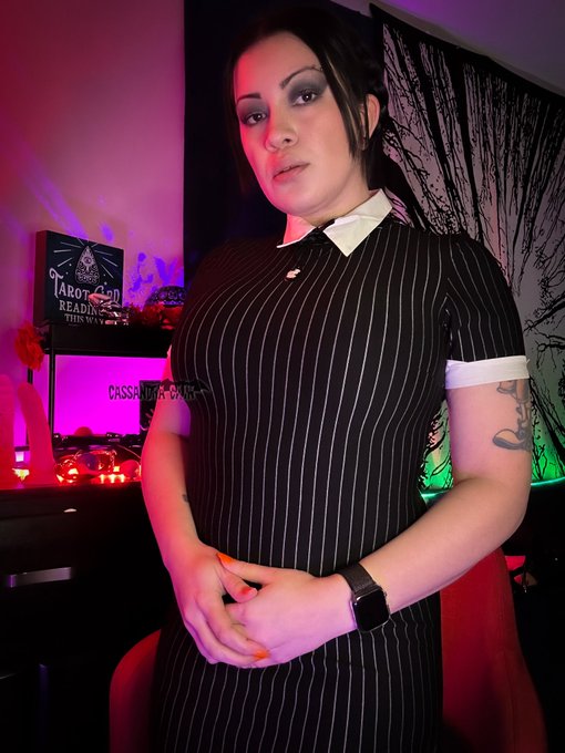 Wednesday is all grown up 🦇💀 https://t.co/kjPFS1TMTB