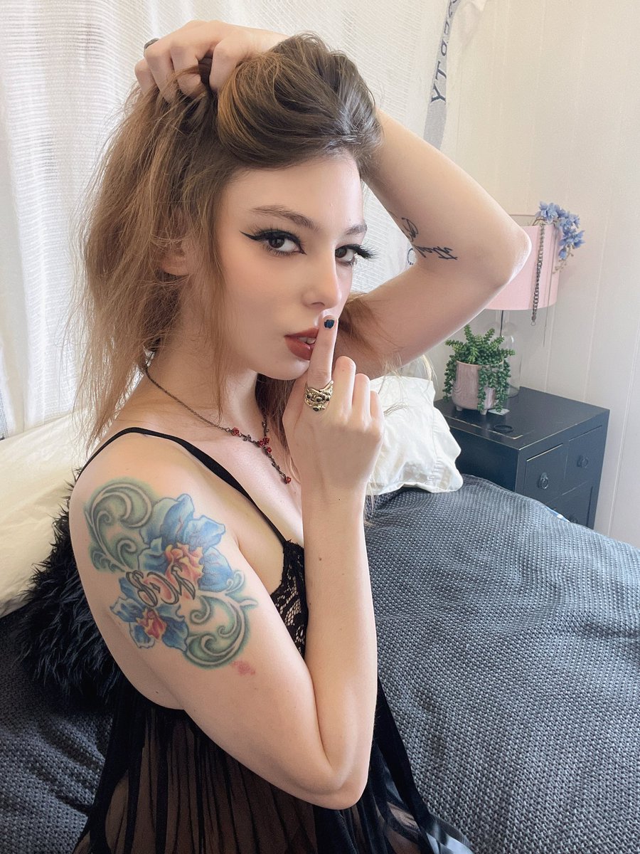 Guess who’s back? Come show me some love and maybe I’ll give some back 😈🥰

Onlyfans.com/liltekina