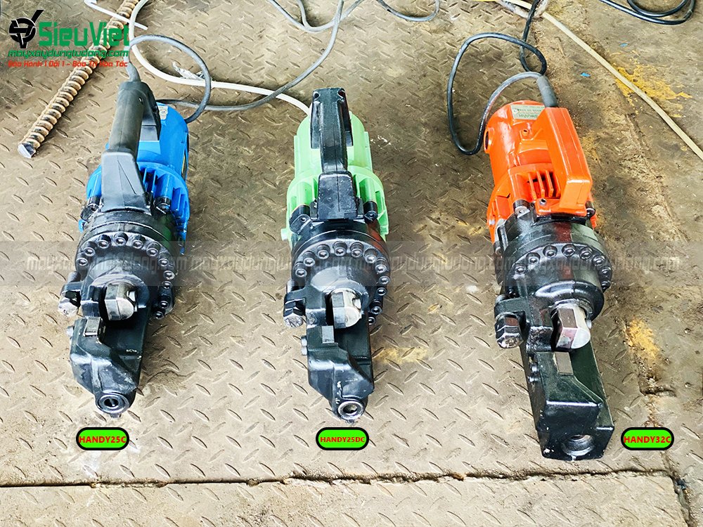 mayxaydungtudo1's tweet photo. ⭐⭐ Máy cắt sắt thủy lực phi 25-32 | CTL25, CTL32 Hàn Quốc | Điện 220V, 1 Pha - Máy cắt 1 Pha, giá Tốt
- Xem thêm về máy đầm nền tại: https://t.co/sdhdidtGl1
#mayxaydungtudongsieuviet #maycatsatthuyluc1Pha #maycatsatthuylucHanQuoc #CTL25 #CTL32 https://t.co/tbj1yv3ABl