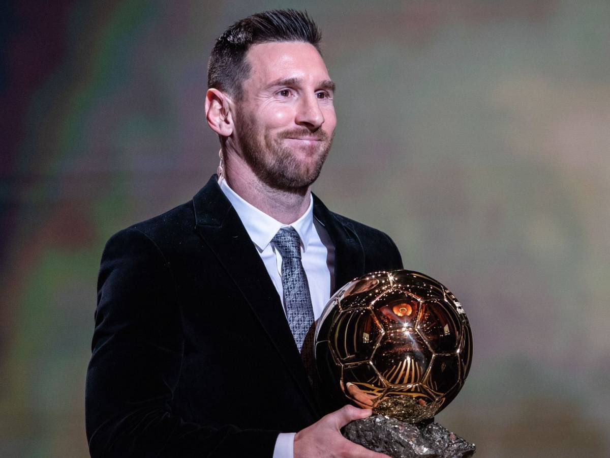 Ya Messi tiene su regalo adelantado de navidad. La FIFA, UEFA, AFA, los medios afiliados a Messi y toda la comisión que lo impulsa, ya pueden dormir tranquilos. 

A por el 9no balón para el 2024 🫶🏻