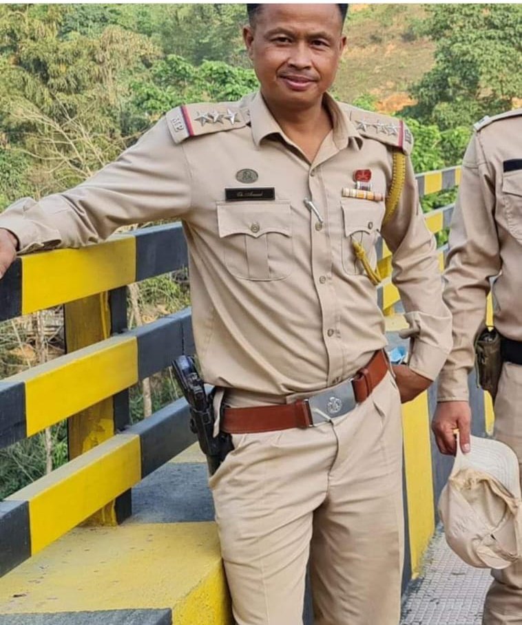 meiteiheritage's tweet image. #Manipur Police Moreh SDPO Chingtham Anand killed by  #KukiMilitants today morning . As per Frontier News  a sniper shot hit Anand, which proved fatal. He was overseeing the cleaning of Eastern ground for helicopter landing when the sniper shot him.  RIP brother.   #Manipur will…