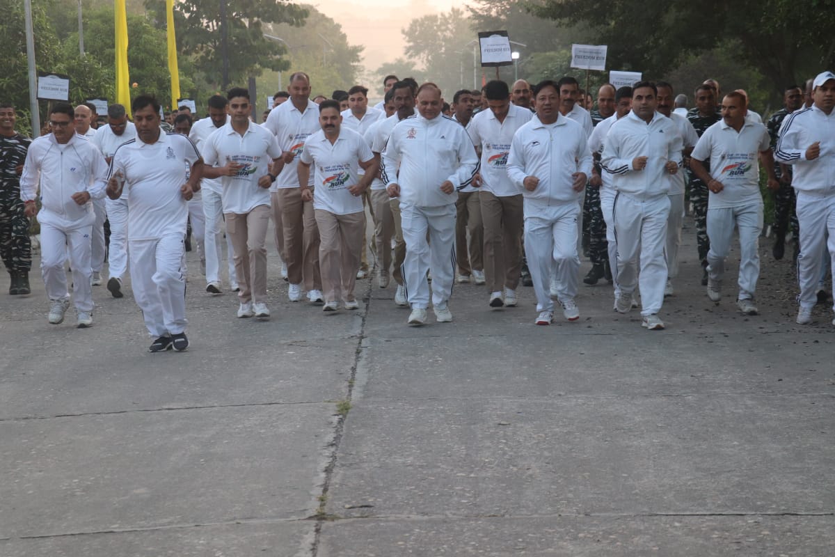 160BNCRPF's tweet photo. #NationalUnityDay2023 #RunForUnity .
On the occasion of Rashtriya Ekta Divas,
Officers, SO's &amp;Jawans Of 160BN CRPF Enthusiastically Enrolled in Run for Unity Drive &amp; Pledge taking ceremony at Bn HQ.
@crpfindia @WSCRPF2016 @jammusector @HMOIndia https://t.co/xUV59ipKOW
