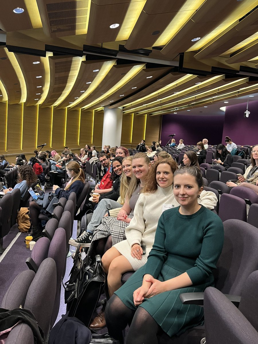 A great lab outing to the London Glia symposium at @TheCrick @DrMarianneKing @CleideNeuro @KatieBowden22 @Smurfation @AstroMysz @Raquel_RMartins @JannigjeKok and Bradley