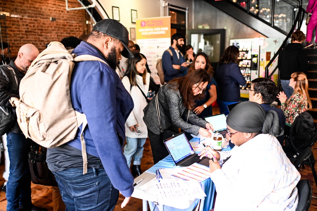DCstartupweek's tweet photo. “In business, what’s dangerous is not to evolve.”
– Jeff Bezos

At #DCStartupWeek this year the theme was Making Bold Moves, and the only way to evolve, is to make bold moves as a StartUp. What Bold moves are you making? https://t.co/72ITq98Hsc