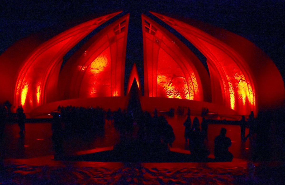 PTANews_'s tweet photo. Pakistan's Monument shining bright in the vibrant colors of the Turkish flag, joining in the celebration of #TurkiyeYüzyılı.
@TrEmbIslamabad
#100yaşında
#PakTürkiyeFriendship #PakTürkDiplomacy
#TwoStatesOneNation🇵🇰🇹🇷 https://t.co/EPqOBTShmY