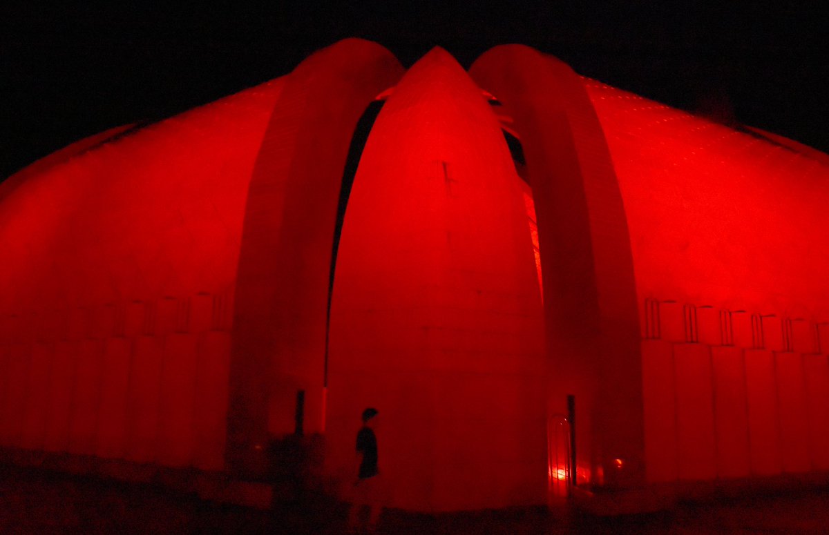 PTANews_'s tweet photo. Pakistan's Monument shining bright in the vibrant colors of the Turkish flag, joining in the celebration of #TurkiyeYüzyılı.
@TrEmbIslamabad
#100yaşında
#PakTürkiyeFriendship #PakTürkDiplomacy
#TwoStatesOneNation🇵🇰🇹🇷 https://t.co/EPqOBTShmY