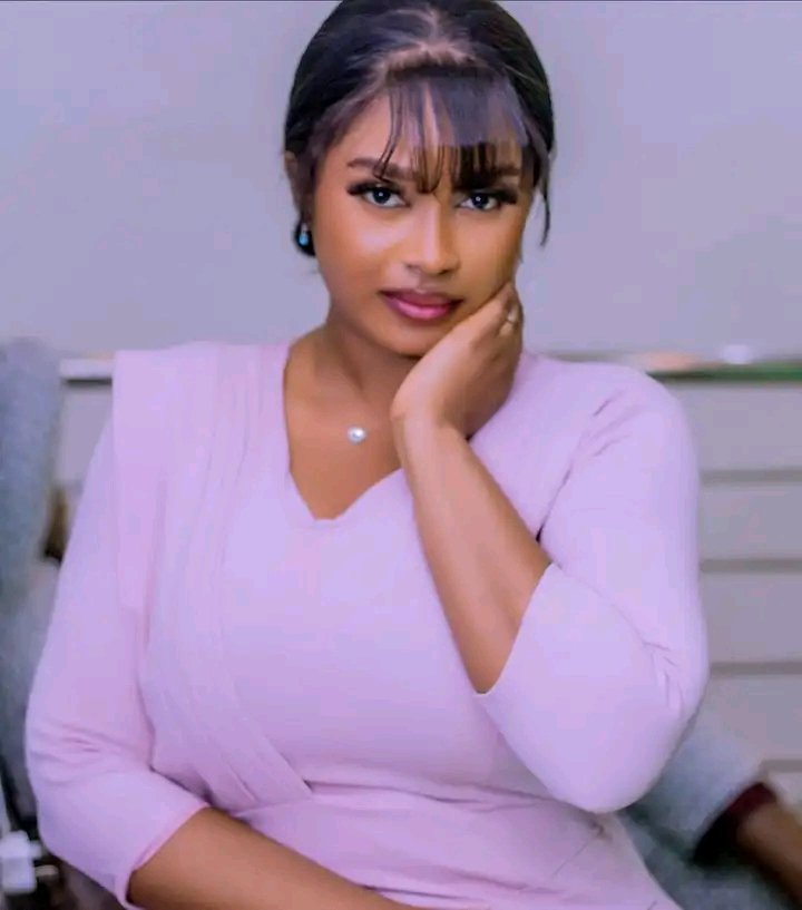 So the lady that recite National Anthem at Imo State yesterday is not a real police officer?  
The same Nigeria police that want to presecute Comedian Cute Abiola for using police uniform on his skit? Maybe they want to use her beauty to deceive some people. 🤷
So what happened