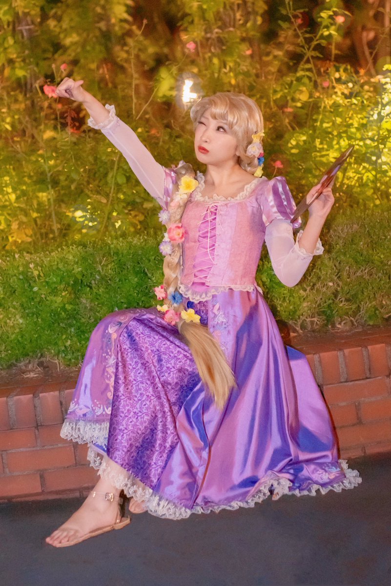 #Dハロ仮装2023
今年はパレットをバッグに入れ換えそびれちゃって、パーク内で撮れなかったので出たところでロッカーから出して撮ってもらった😇笑
