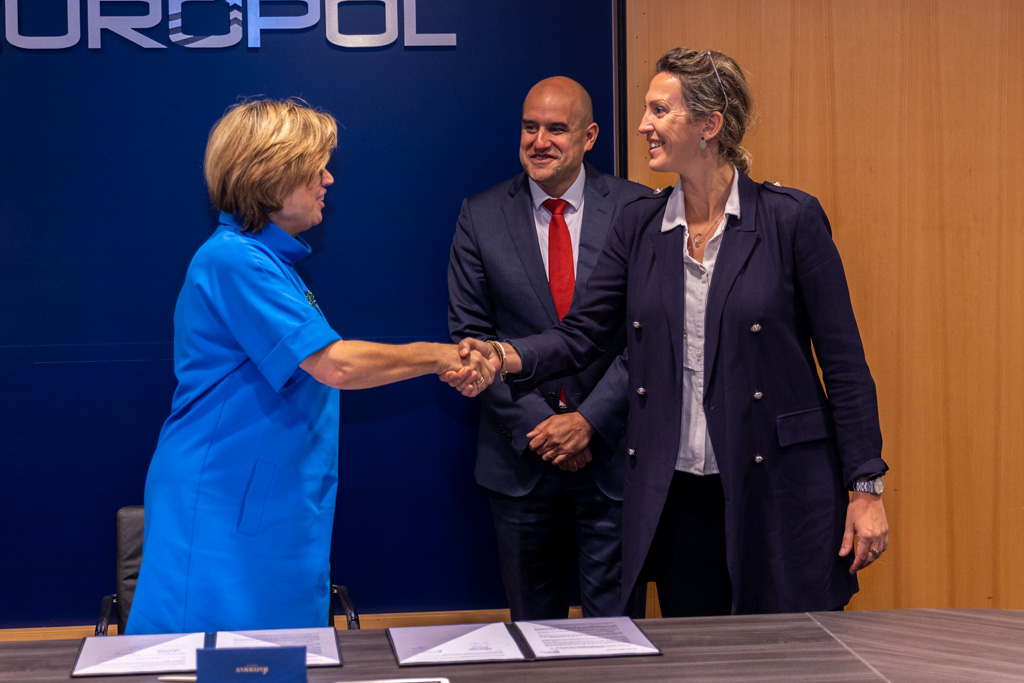 📢 Olympics 2024 security topped up. ✍️ Europol & France sign an agreement to enhance law enforcement cooperation during the 2024 Olympic and Paralympic Games in Paris. Details ⤵️ europol.europa.eu/media-press/ne…