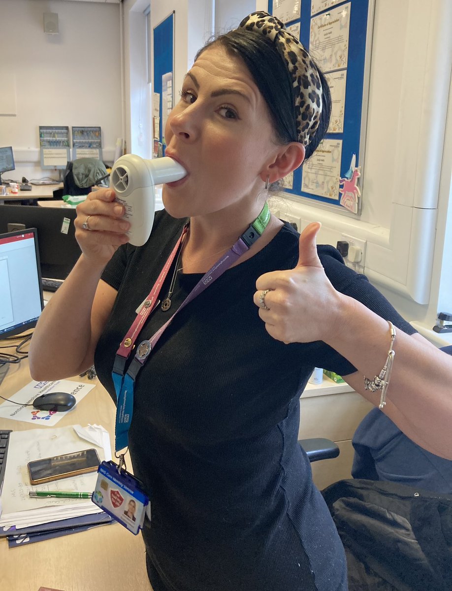 hcteamnotts's tweet photo. Discussions at DMH around lung health with our incredible teams at Learning Development , @NottsHCPeople , and facilitaties teams around smoking and vaping
Thank you for everyone taking part and congratulations to our @NottsHealthcare colleagues for completing #Stopober https://t.co/JHNfWGMAHJ