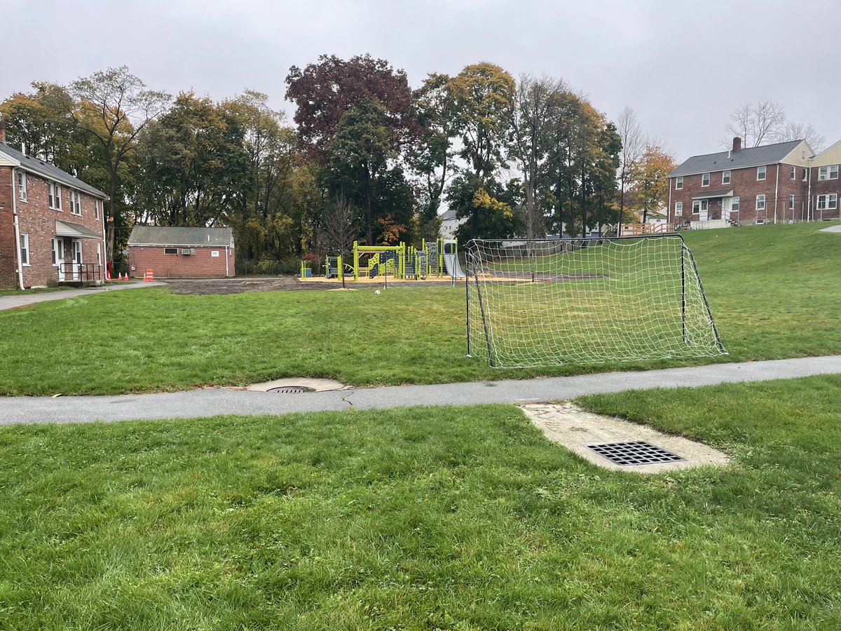 BrocktonHousing's tweet photo. Finalizing some projects at the Washburn Heights playground. Thank you again to @kaboom and The @carmax Foundation. #bha #brocktonhousing #publichousing #playground #playspaceequity #playmatters #brockton #massachusetts #thankyouvolunteers❤️ https://t.co/aUsCwpW9rt