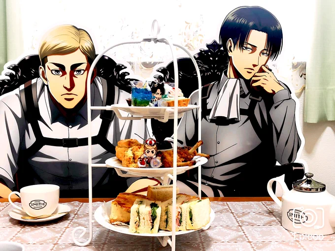 等身大はいいぞ…いつでもコラボカフェごっこできる