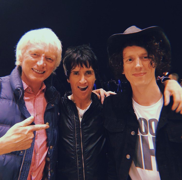 Wishing a v happy 60th to the living legend that is @Johnny_Marr 🎂 An honor to share stages over the years with such a musical hero, and one of the nicest dudes in rock and roll. Many happy returns Johnny!