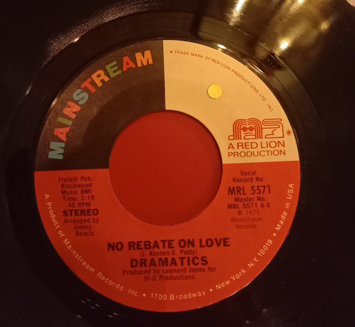 simtakura's tweet image. Soul Bar Cosmic cafe
休み明けだから、気合い入れる
25執念パーティーまで、あと5日
準備にあたふたしています。
久しぶりに聴いた裏ドラはいいなぁ
さて、夜遊びしましょう
忙しくなりますように
素敵な音楽と美味しいお酒で夜をエンジョイしましょう
#Soul  #Funk #ALTEC #SoulBar #アナログ盤