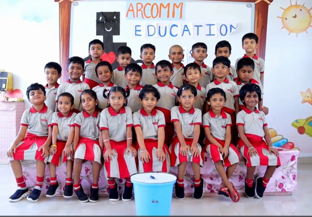 indiabookrecord's tweet image. Prepare to be amazed by #youngestminds at Wizdom Tree Kids School, Pollachi!
These young whiz kids participated in creating touchless #smartbin. 23 students, guided by their teachers, crafted this #innovation on their campus &amp;amp; shall get their names etched in #IndiaBookofRecords.