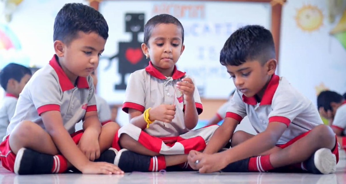 indiabookrecord's tweet image. Prepare to be amazed by #youngestminds at Wizdom Tree Kids School, Pollachi!
These young whiz kids participated in creating touchless #smartbin. 23 students, guided by their teachers, crafted this #innovation on their campus &amp;amp; shall get their names etched in #IndiaBookofRecords.