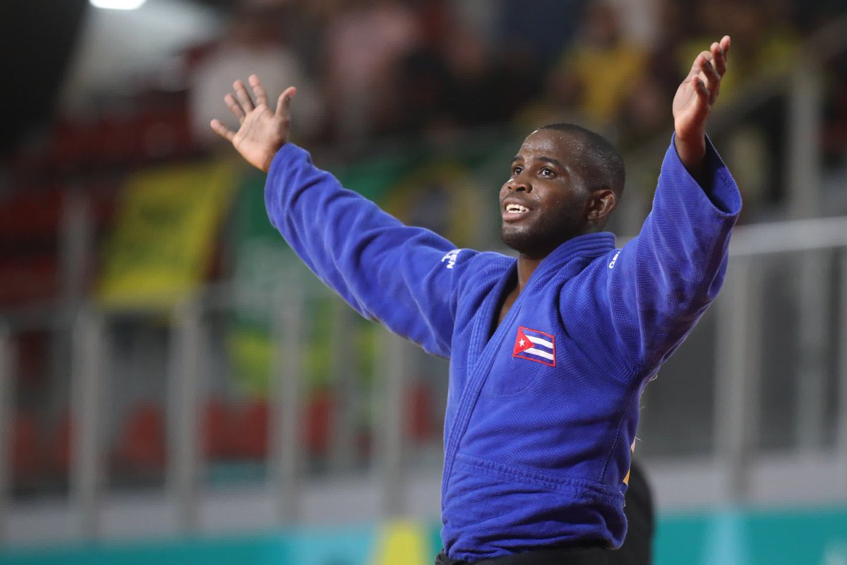 Qué cubano con orgullo por esta tierra de campeones no salta de emocion con las proyecciones de nuestros judocas. 

La abanderada Idalys Ortiz, escoltada por Andy Granda e Ivan Silva fueron el trio dorado de la jornada. Medallistas de oro que ratificaron titulos en #Santiago2023.