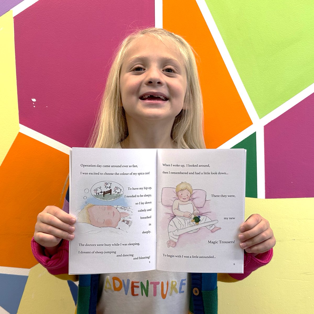 What a smile😊 What a star! 🤩 Watch eight-year-old Athena on @BBCSouthNews and @itvmeridian to hear about her amazing research journey at @UHSFT! 🎥 Find out about her ‘magic trousers’, and why her mum’s written a book about it. ✍️ Read more: clinicalresearch.uhs.nhs.uk/news/athenas-m…
