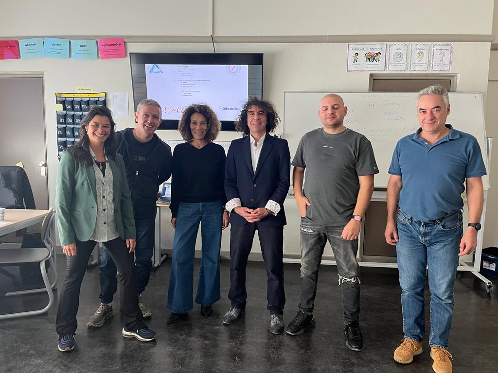 Partnerschap's tweet image. Traumasensitief Lesgeven / Interculturele Communicatie
Met de recente toestroom van nieuwkomersleerlingen uit Oekraïne, Syrië en andere landen, staat het Nederlandse onderwijs voor een grote uitdaging. 
linkedin.com/pulse/traumase…