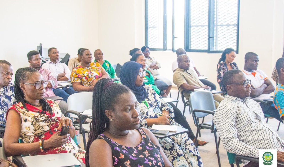 VoiceOfUESD_'s tweet photo. Professor of Economics at the University of Massachusetts Amherst, USA, Prof. Leonce Ndikumana presented on: Capital Flight and Nature Resources in Ghana: The Case of Cocoa and Gold. This was at one of the Seminar Series of the School of Sustainable Development.
#HOPE23
#UESD23 https://t.co/uUqfKTmpgu