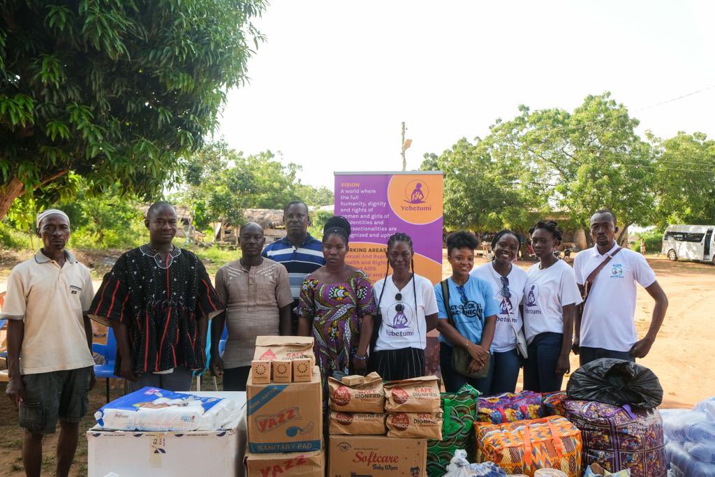 We are happy to have supported @YebetumiGh to provide menstrual hygiene products through our @pay4aperiod initiative to residents of Bakpa Awadiwoe - Kome on 28th October 2023.

Big kudos to @YebetumiGh for leading the mobilisation of relief items for the affected community.