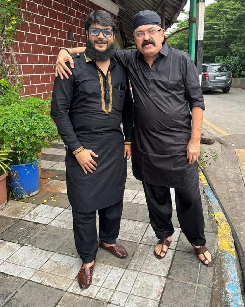 Awhadspeaks's tweet photo. This is Abid with me a old friend who serves the best #Seekh #paratha
In mumbra and today is his birthday so wishing him all the best 
So show the tweet on your own Mobile and get 50% off https://t.co/qaLHUzJTZH