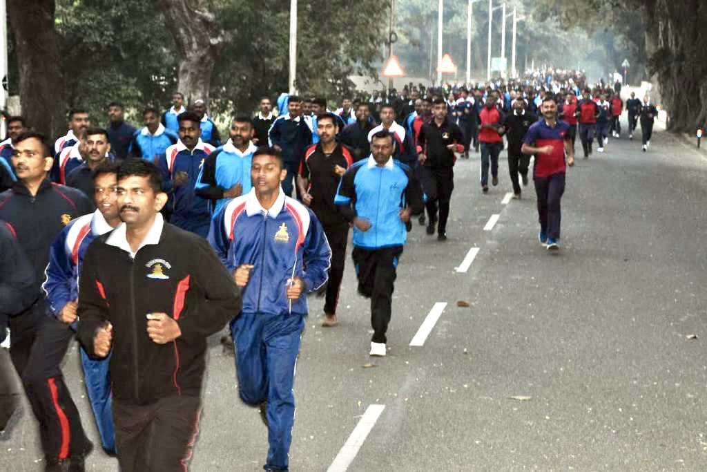 IaSouthern's tweet image. #SchoolofArtillery, #Devlali organized #RunForUnity to commemorate 148th Birth Anniversary of  #SardarVallabhbhaiPatel. Pledge was also undertaken to jointly work towards unity of all
#RashtriyaEktaDivas2023 
#UnityInDiversity 
#SardarPatelJayanti 
#EktaDiwas 
@adgpi