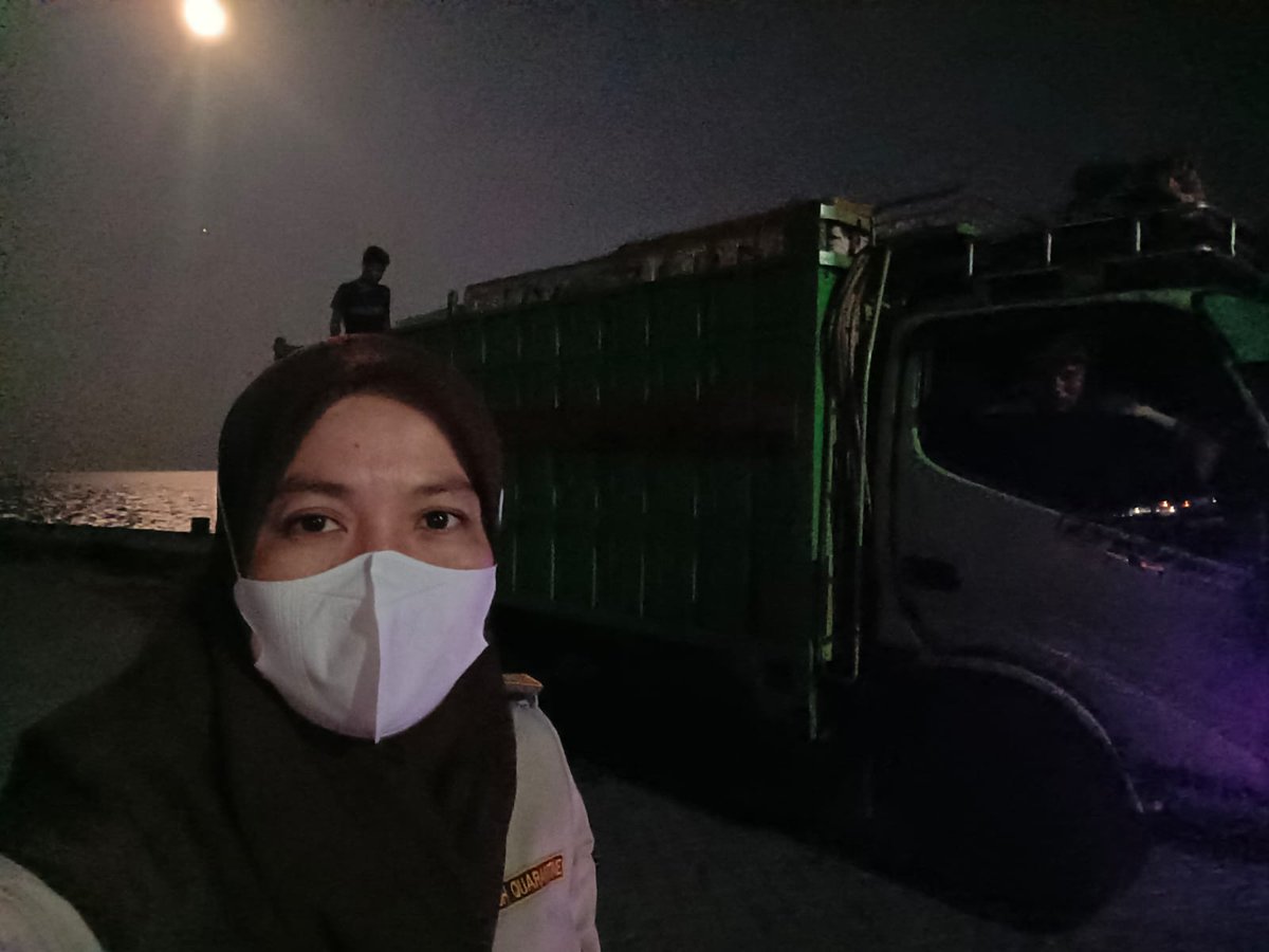 28/10/2023 Kegiatan pengawasan dan pemeriksaan domestik masuk di pelabuhan penyeberangan bajoe oleh petugas
<a href="/BkipmBajoe/">BKIPM BajoeEWAKO</a>
asal
<a href="/BKIPMWilKolaka/">BKIPM Kolaka</a>
#KKPThrive
@bkipm_kkp
<a href="/IdjahChadidjah/">Idjah</a>
@BKIPMMakassar