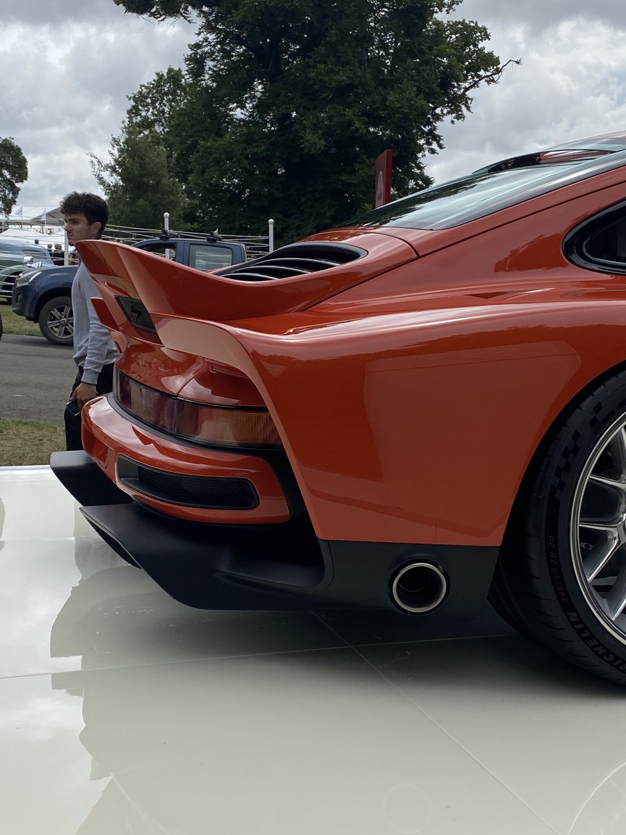 aohereng's tweet photo. #porsche #porsche911 #singerporsche #singerdesign https://t.co/IiKYzZeOXk