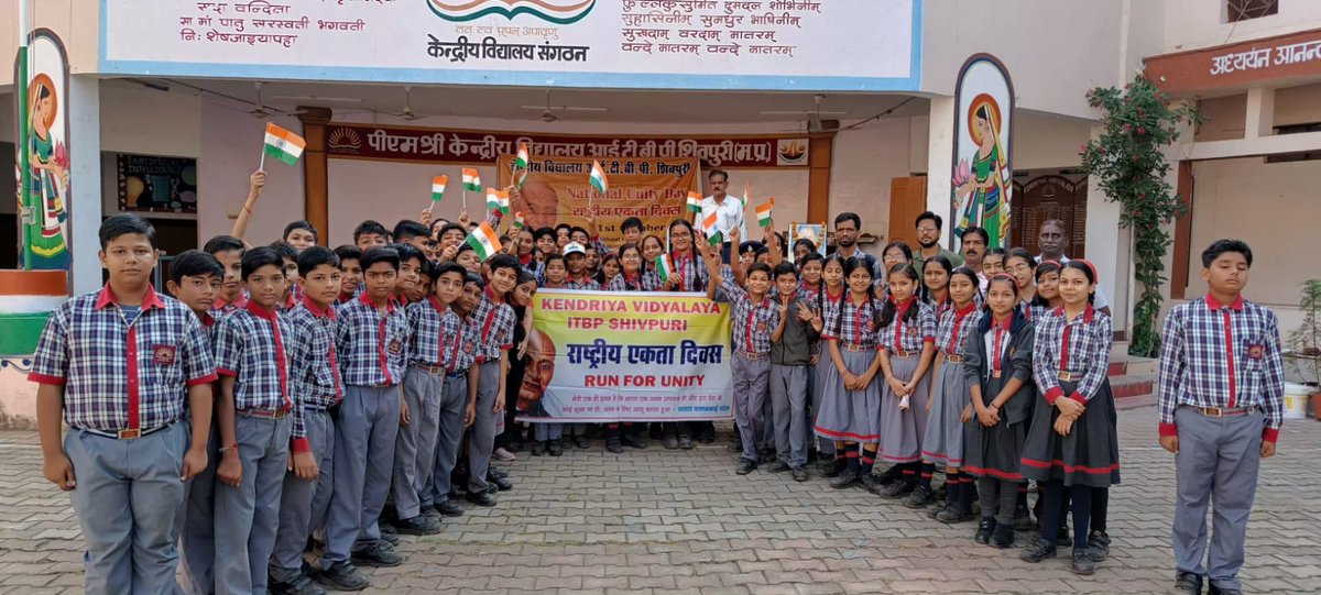 kvitbpshivpuri's tweet image. NATIONAL UNITY DAY 2023 CELEBRATION
#NationalUnityDay 
#NationalUnityDay2023 
#UnityRun 
@EduMinOfIndia 
@KVS_HQ 
@kvs_bhopal