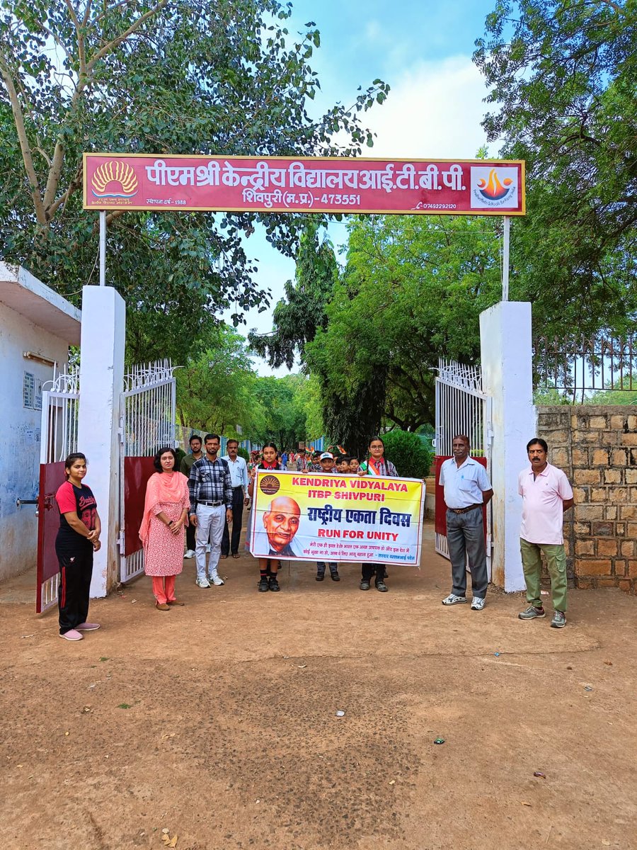 kvitbpshivpuri's tweet image. NATIONAL UNITY DAY 2023 CELEBRATION
#NationalUnityDay 
#NationalUnityDay2023 
#UnityRun 
@EduMinOfIndia 
@KVS_HQ 
@kvs_bhopal