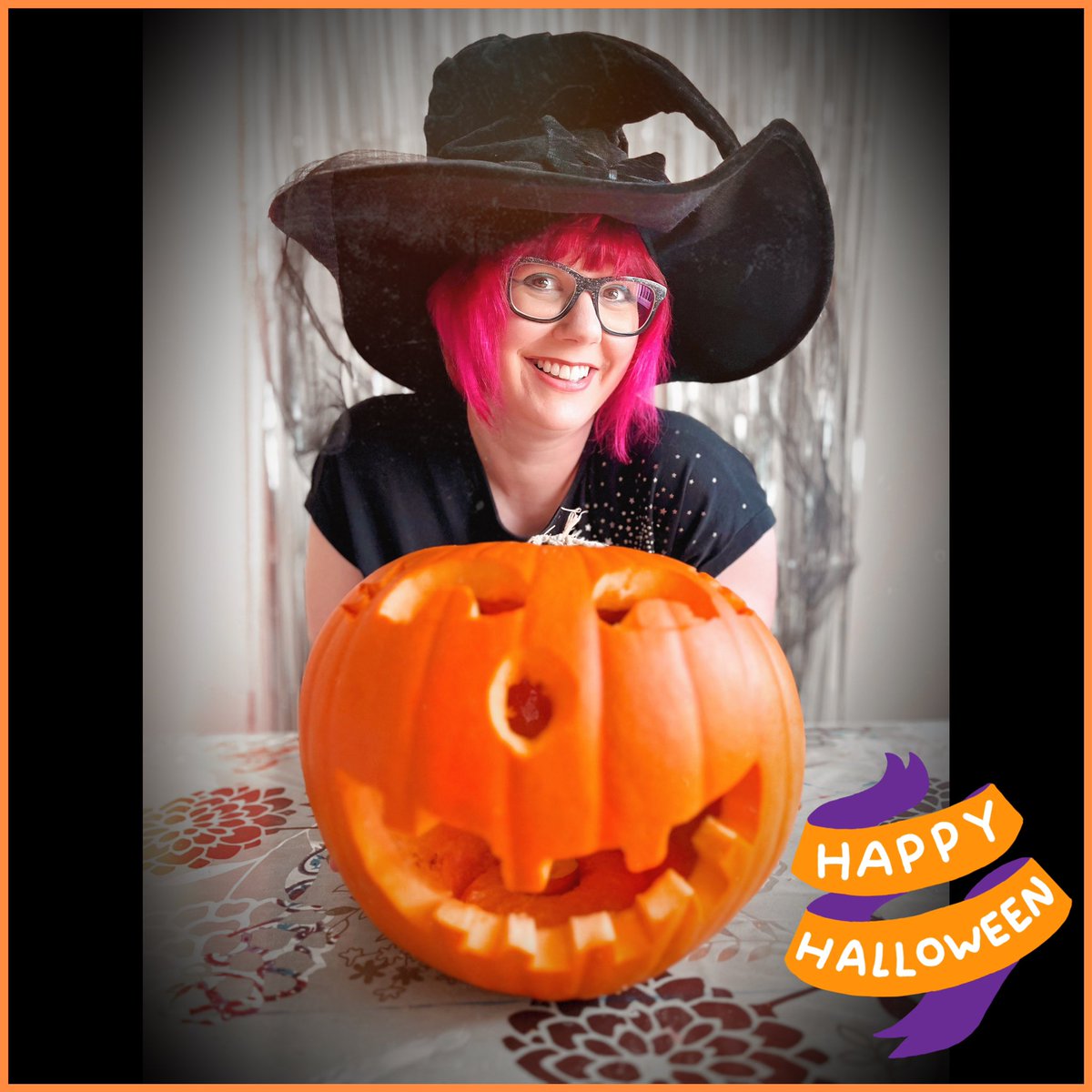 clareelise's tweet photo. Happy Halloween 🎃 🧡✨ https://t.co/MlQ5Ae4VJu