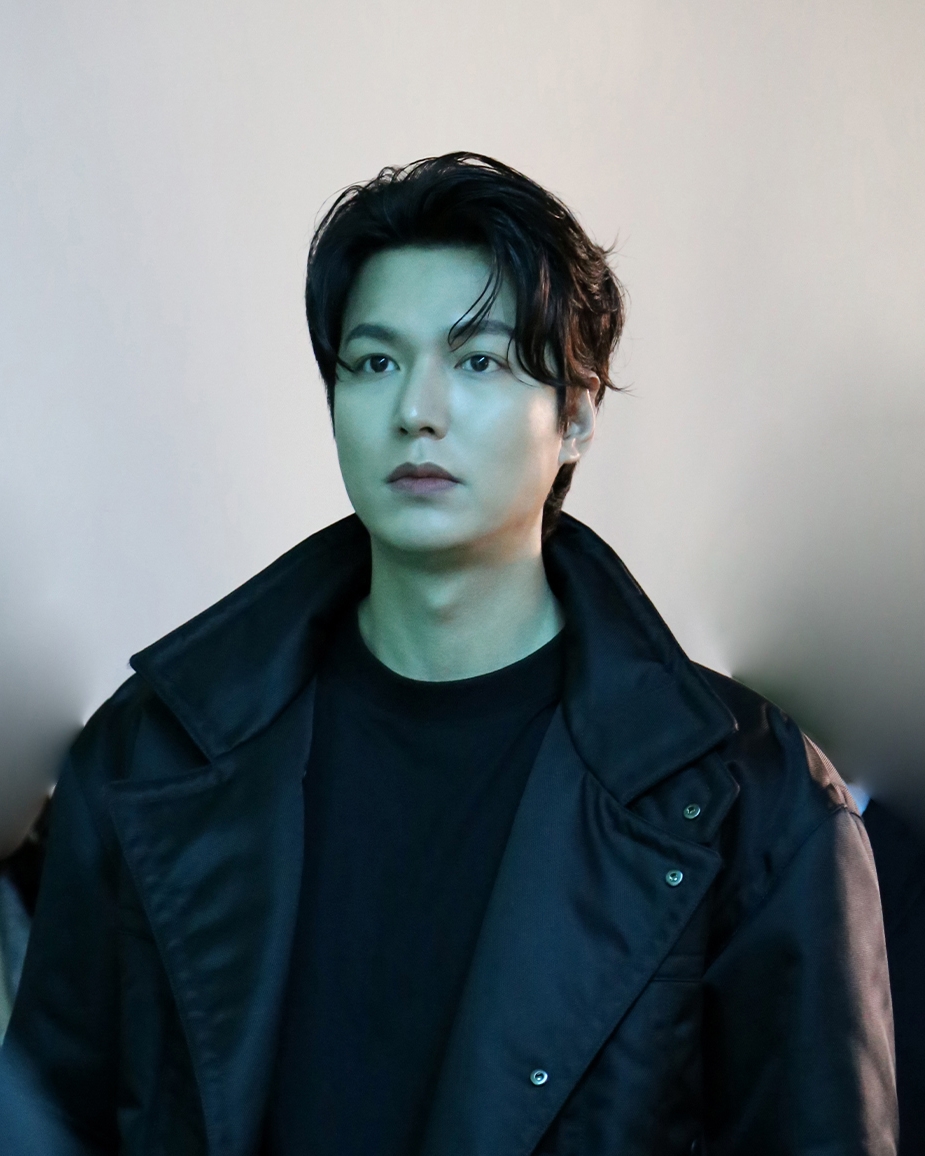 ActorLeeMinHo's tweet photo. [#LEEMINHO] 

이제 가을이 되면, 밀라노 이민호가 자연스레 떠올라요.🫶
2023 밀라노 패션위크 BOSS FW23 Fashion Show 오프닝을 장식한 이민호 배우의 비하인드컷!

😍 네이버 포스트에서 만나보세요.
🄽🄰🅅🄴🅁 🄿🄾🅂🅃 https://t.co/ElIr7ClgqC

As autumn arrives, Milan and the charismatic actor LEE MINHO naturally come to mind. 🫶
Don't miss the exclusive behind-the-scenes footage of LEE MINHO, who stole the show at the opening of the 2023 Milan Fashion Week BOSS FW23 Fashion Show!

😍 Find out more on Naver Post.
🄽🄰🅅🄴🅁 🄿🄾🅂🅃 https://t.co/ElIr7ClgqC

#이민호 #BOSS #밀라노패션위크 #밀라노이민호 #MYM #MYMENTERTAINMENT