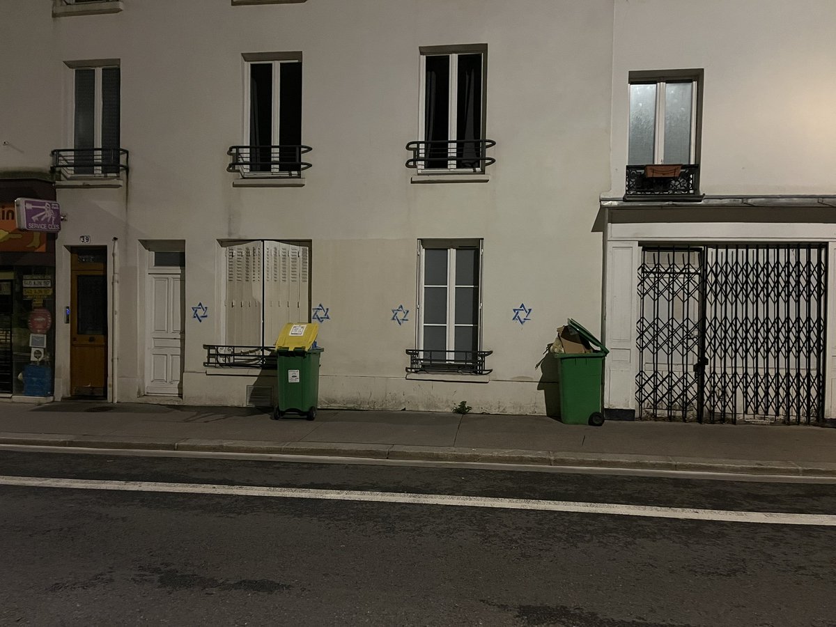 LucBernard's tweet photo. In Paris currently Jewish homes are being tagged. https://t.co/GL3C91p6oq
