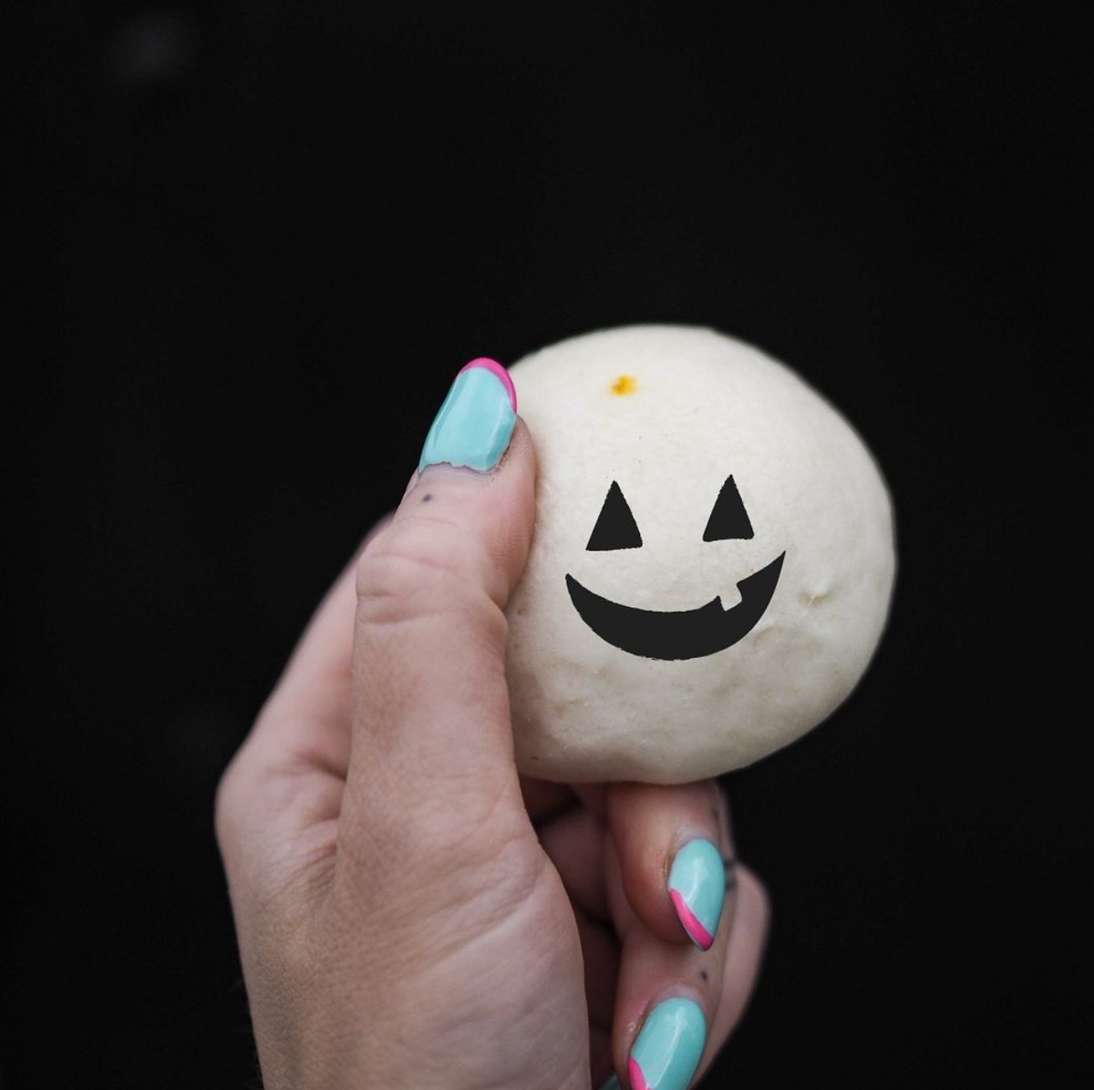 Guerrilla Kitchen (@guerrillakitch) on Twitter photo Happy Halloween bun lovers!
🥟 Weds
📍 <a href="/offbeatentruck/">Off the Beaten Truck</a> The Grey House, Marsh Lane, Hemingford Grey: 5-8pm
🥟 Fri
📍 <a href="/foodpark_cam/">foodPark®</a> <a href="/cambiocampus/">Cambridge Biomedical Campus</a> Biomed: 12noon-2pm
📍 <a href="/kingbillhiston/">kingbillhiston</a> Histon: 5.30-8pm
🥟 Sat
📍 Darwin Green Plaza: 5-8pm
linktr.ee/guerrillakitch… Happy Halloween bun lovers!
🥟 Weds
📍 <a href="/offbeatentruck/">Off the Beaten Truck</a> The Grey House, Marsh Lane, Hemingford Grey: 5-8pm
🥟 Fri
📍 <a href="/foodpark_cam/">foodPark®</a> <a href="/cambiocampus/">Cambridge Biomedical Campus</a> Biomed: 12noon-2pm
📍 <a href="/kingbillhiston/">kingbillhiston</a> Histon: 5.30-8pm
🥟 Sat
📍 Darwin Green Plaza: 5-8pm
linktr.ee/guerrillakitch…