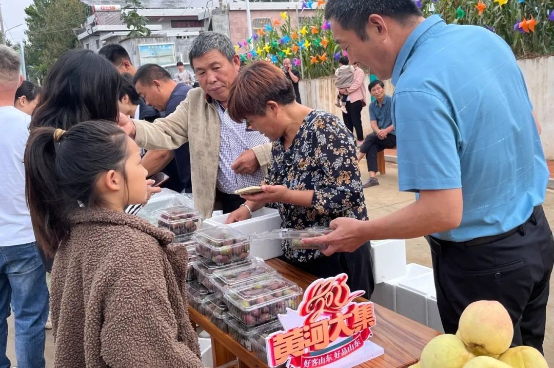 qhungng313291's tweet photo. 黄河大集到泗水，热热闹闹来赶集 https://t.co/ctkxQpbwPv