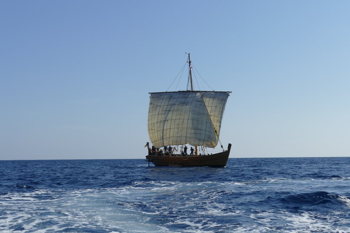 In 2017-2019, a research team from the University of Trier built a faithful #replica of a #Roman cargo #ship. After the #Bissula had made several trips on the Moselle, the team tested the ship's performance in the #Mediterranean in recent weeks. #leizarchaeology #archaeology 1/8