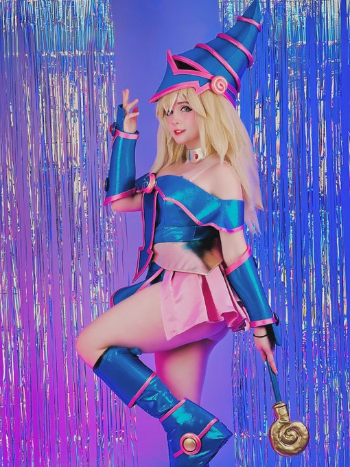 Un adelanto de mi cosplay de la maga oscura que llevar&eacute; a tnt 🔥🔥🔥 https://t.co/LnVWO9CSQ2